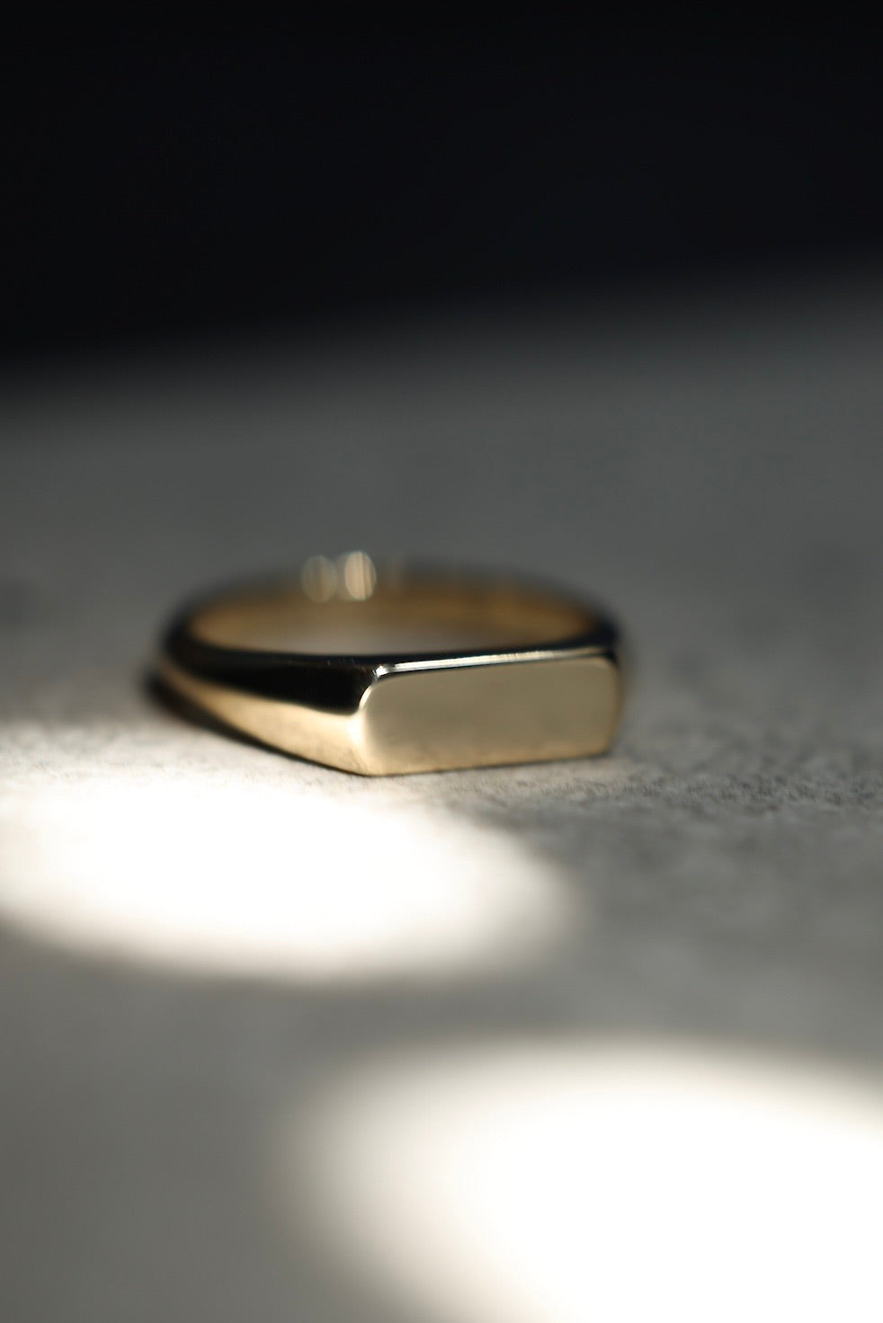 9ct Yellow Gold Signet Ring Oval Recatangular