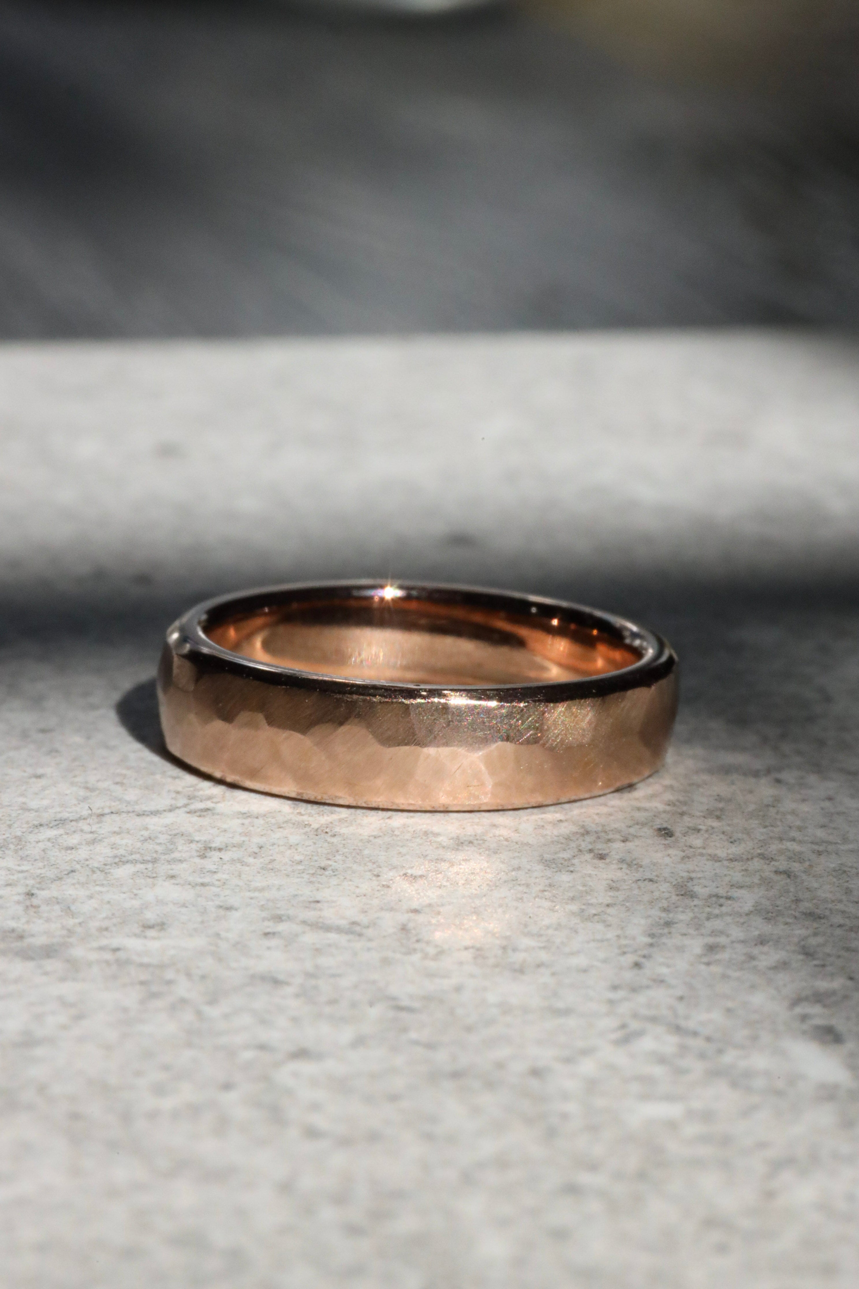 18ct rose gold men's classic wedding ring - 5mm hammered finish