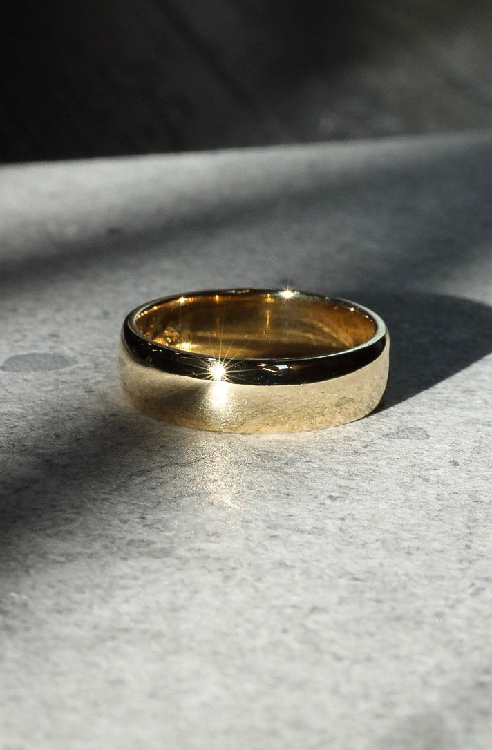 18ct Yellow gold men's classic wedding ring