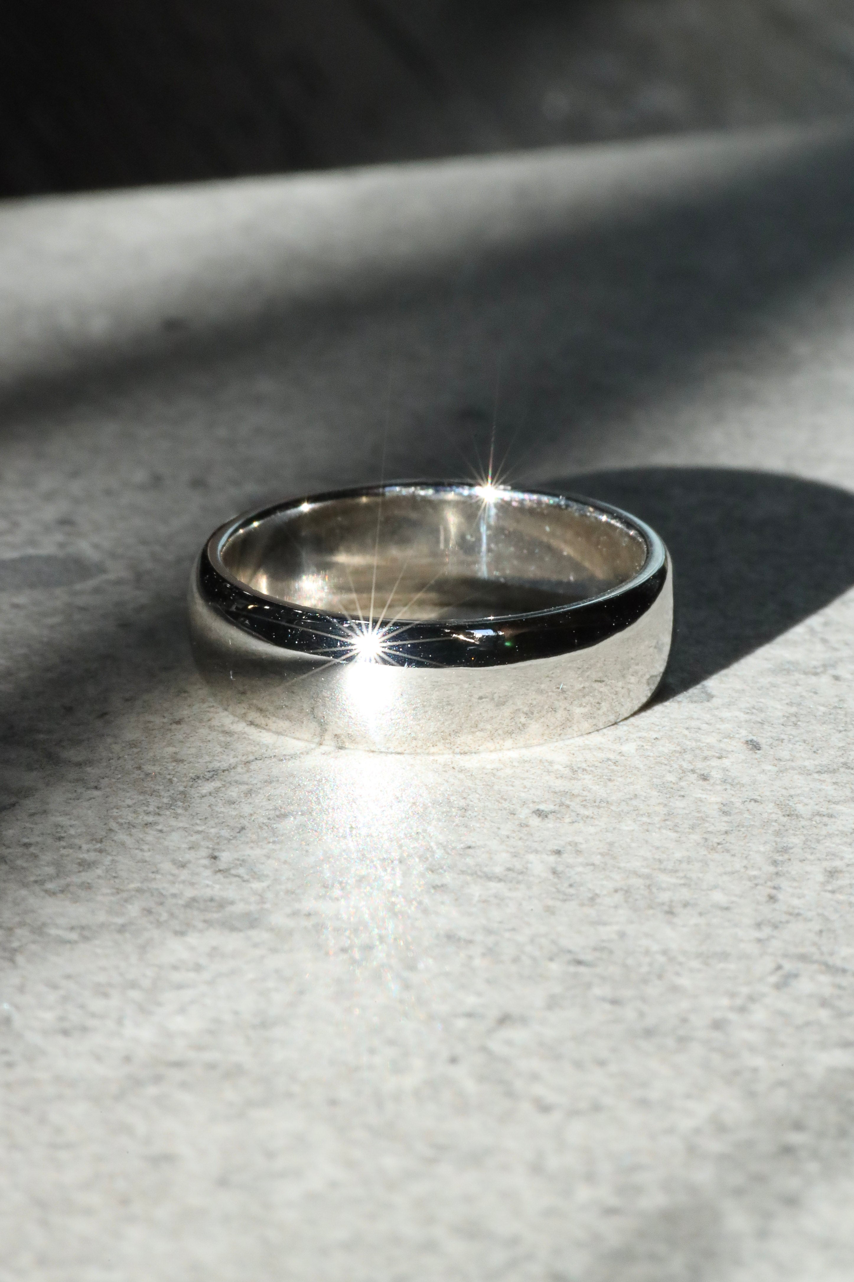 mens classic platinum wedding ring