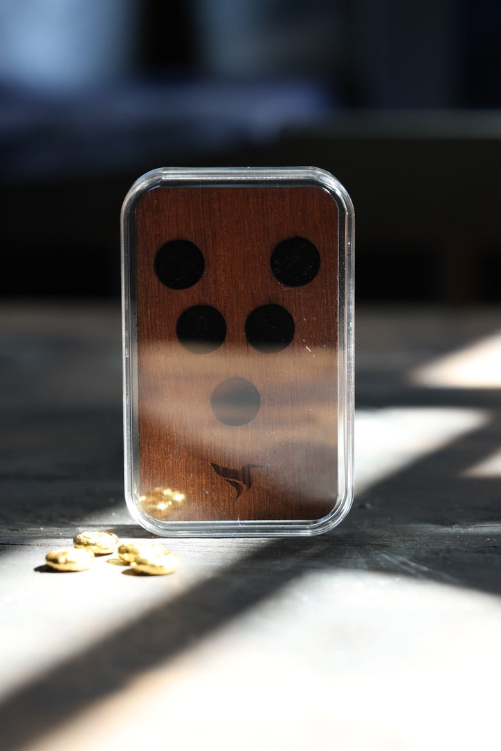 Storage case for 5 x 2.5g gold bullion buttons