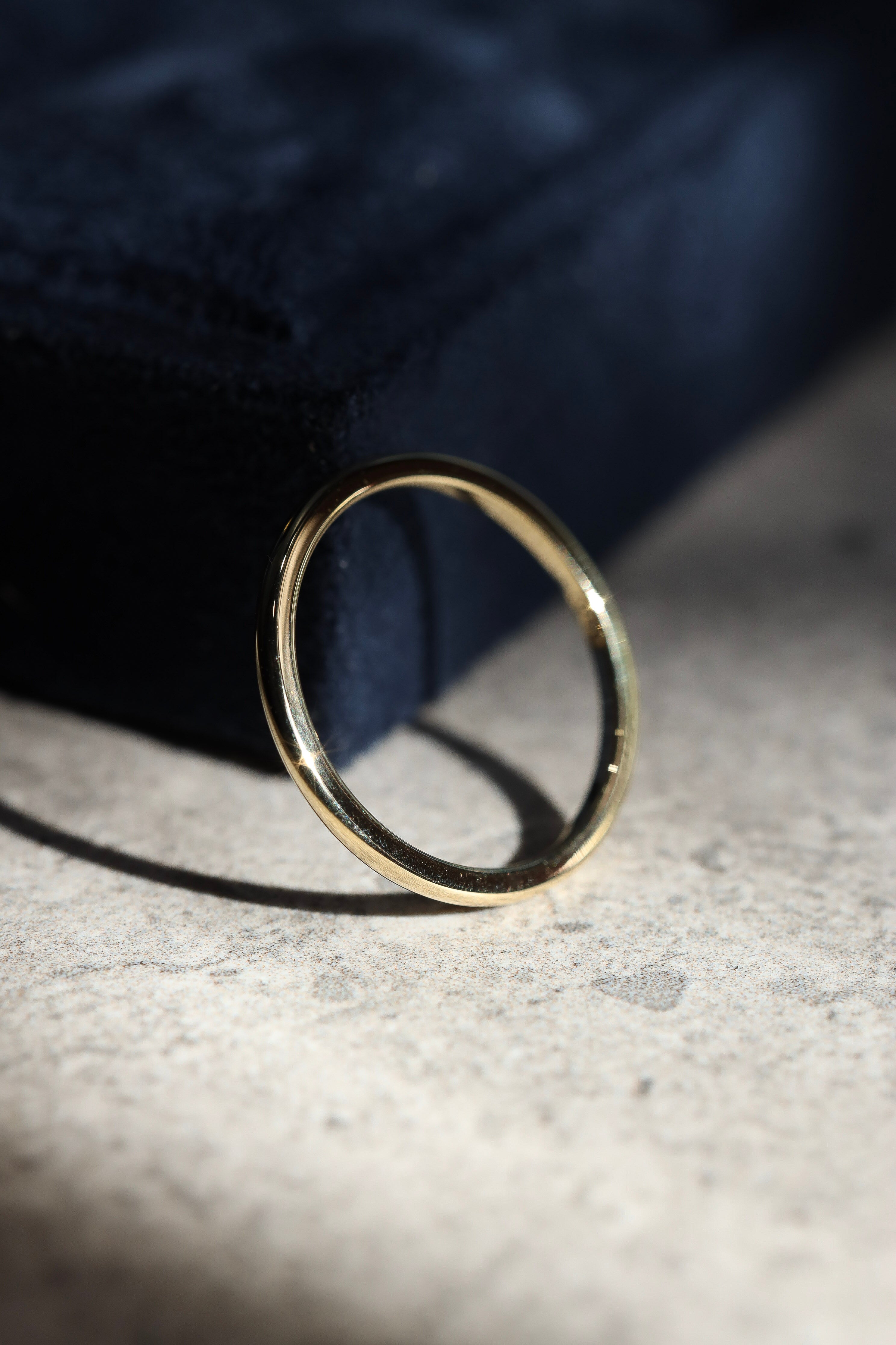 18ct yellow gold classic wedding ring 1.4mm