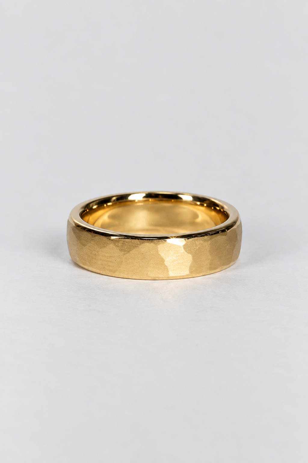 9ct yellow gold hammered brushed mens wedder