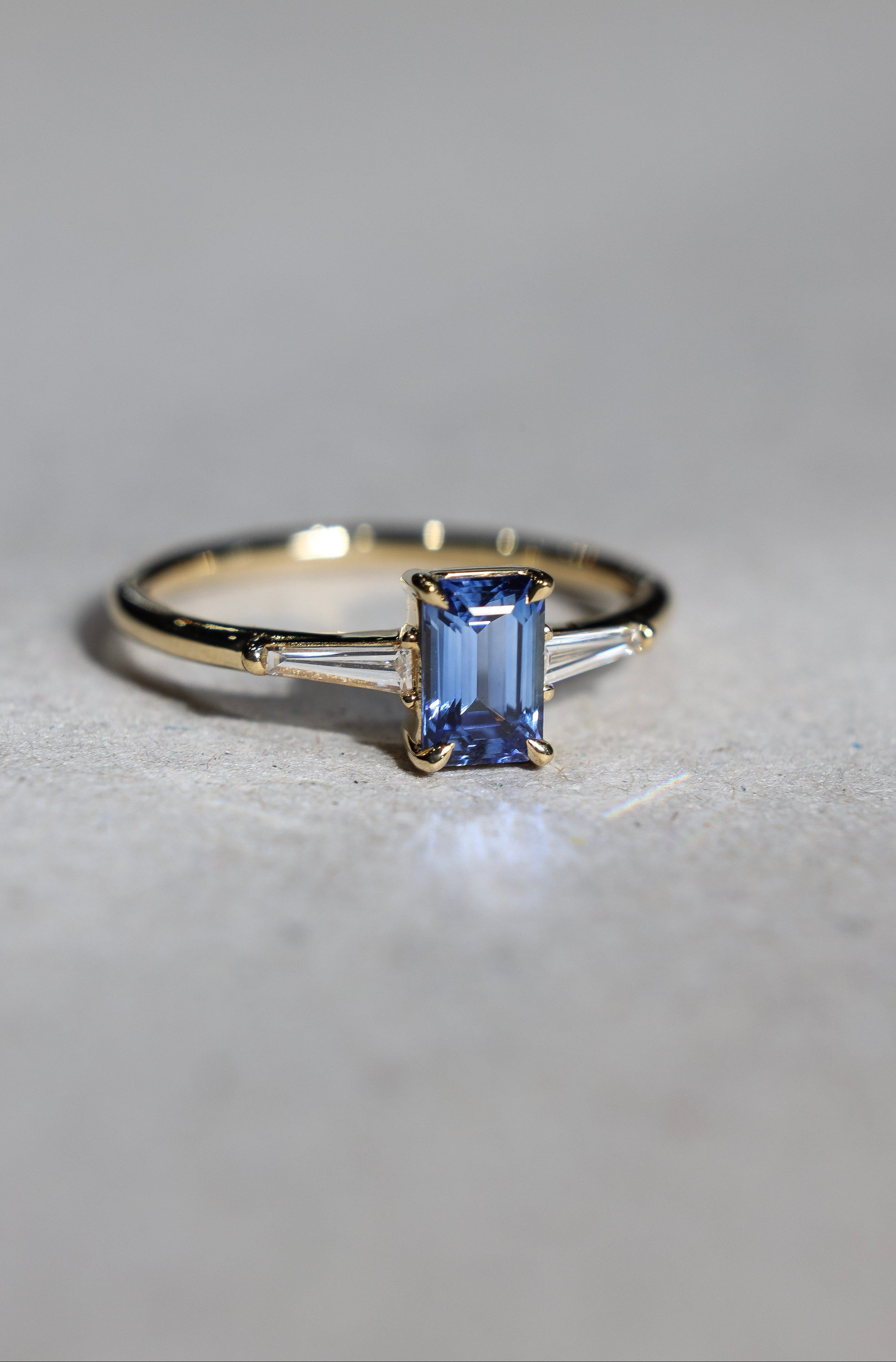 emerald cut sapphire ring 