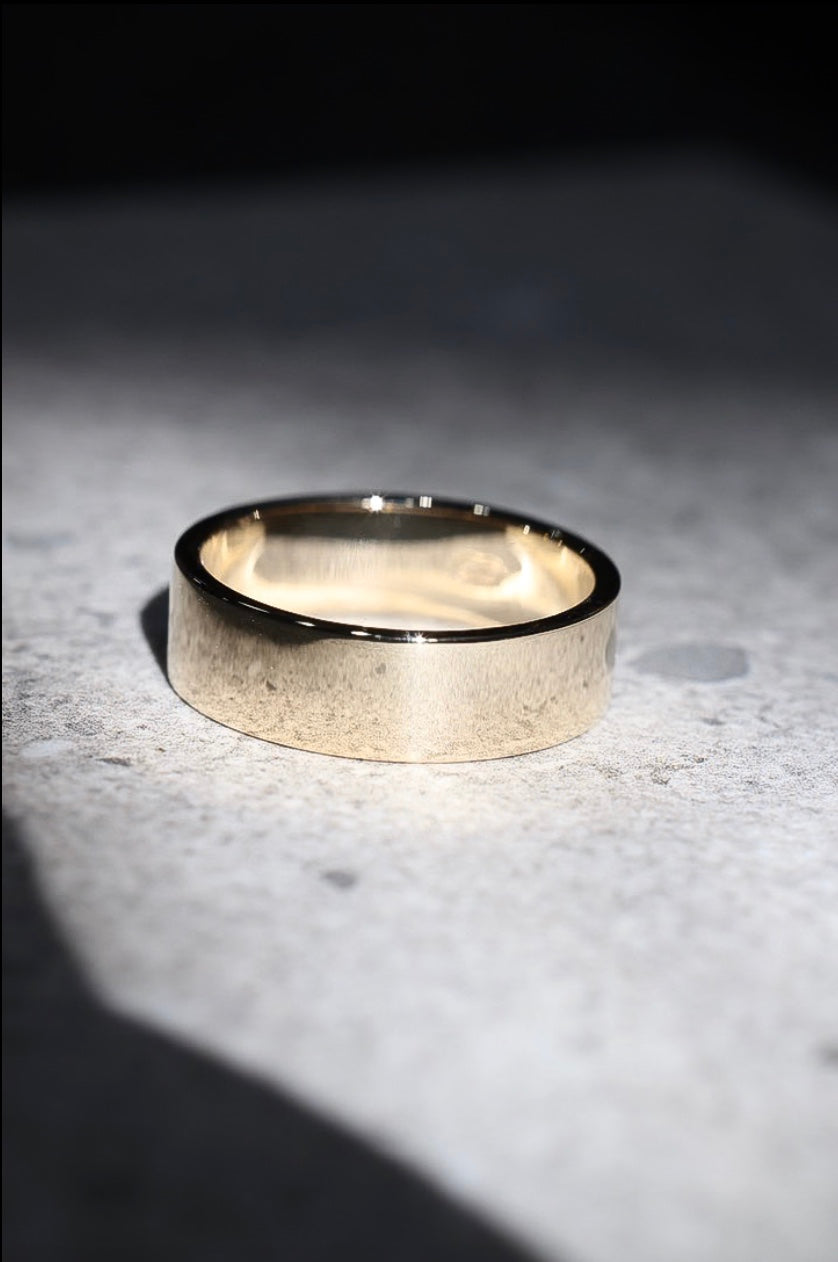 Classic 9ct Yellow Gold Cigar Band 