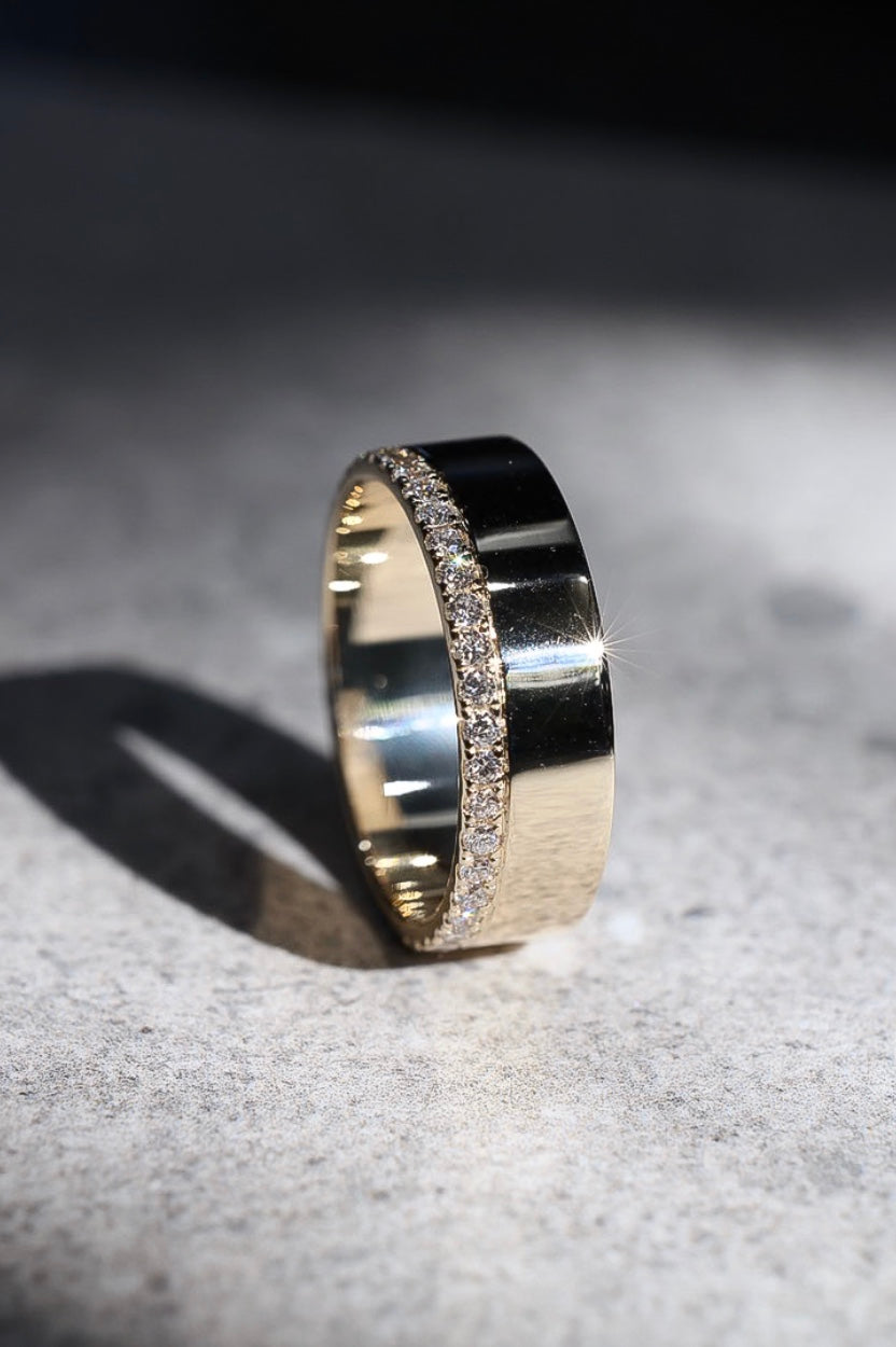 9ct Yellow Gold Slate Ring, Single Row Diamond Set 