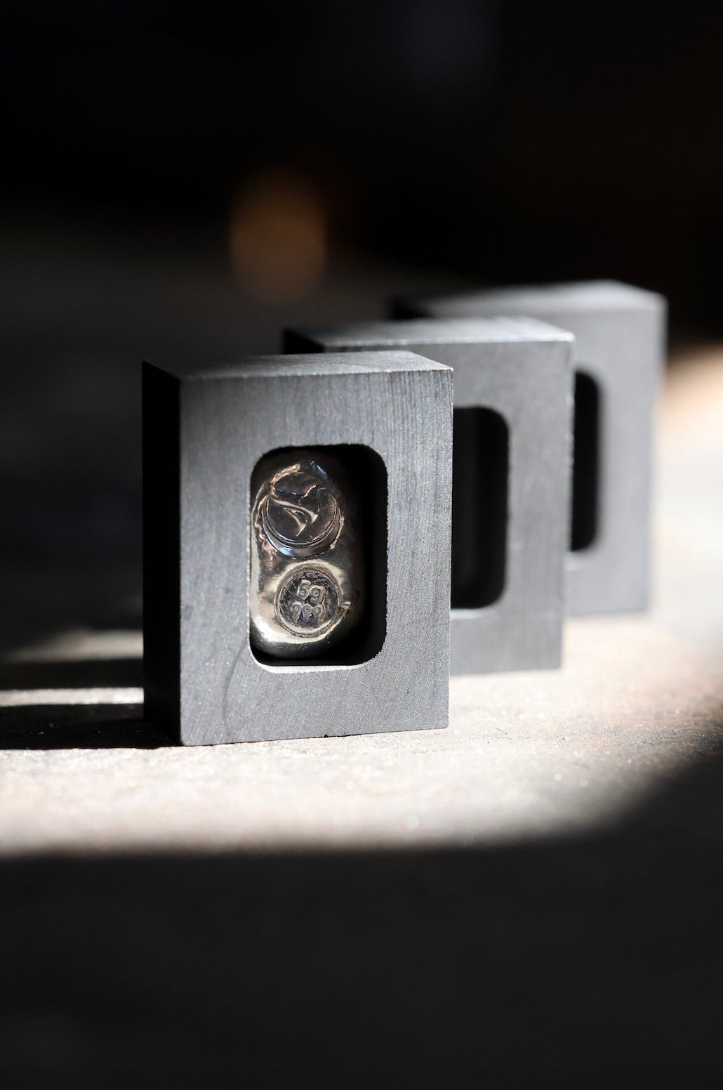 small graphite bullion mould for 10g gold or 5g silver 