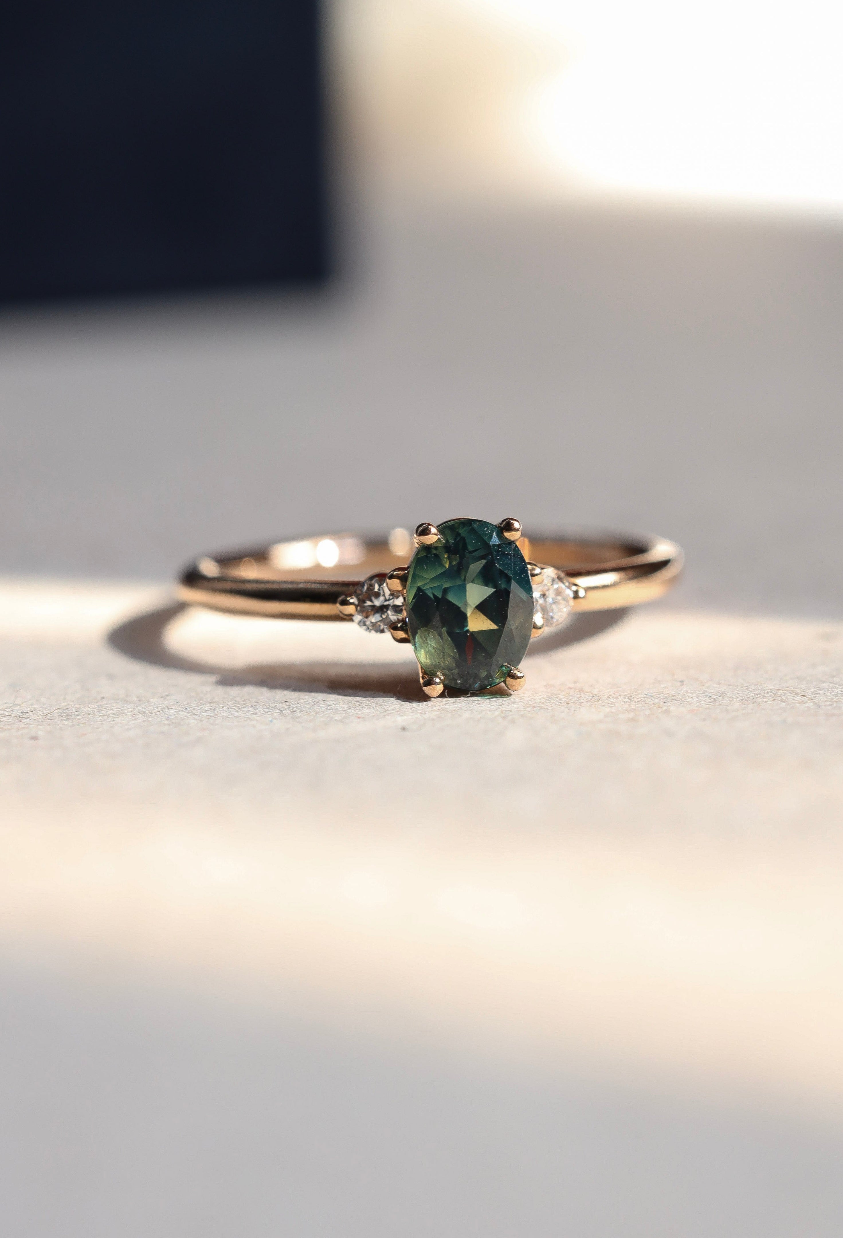 oval green sapphire and diamond ring 