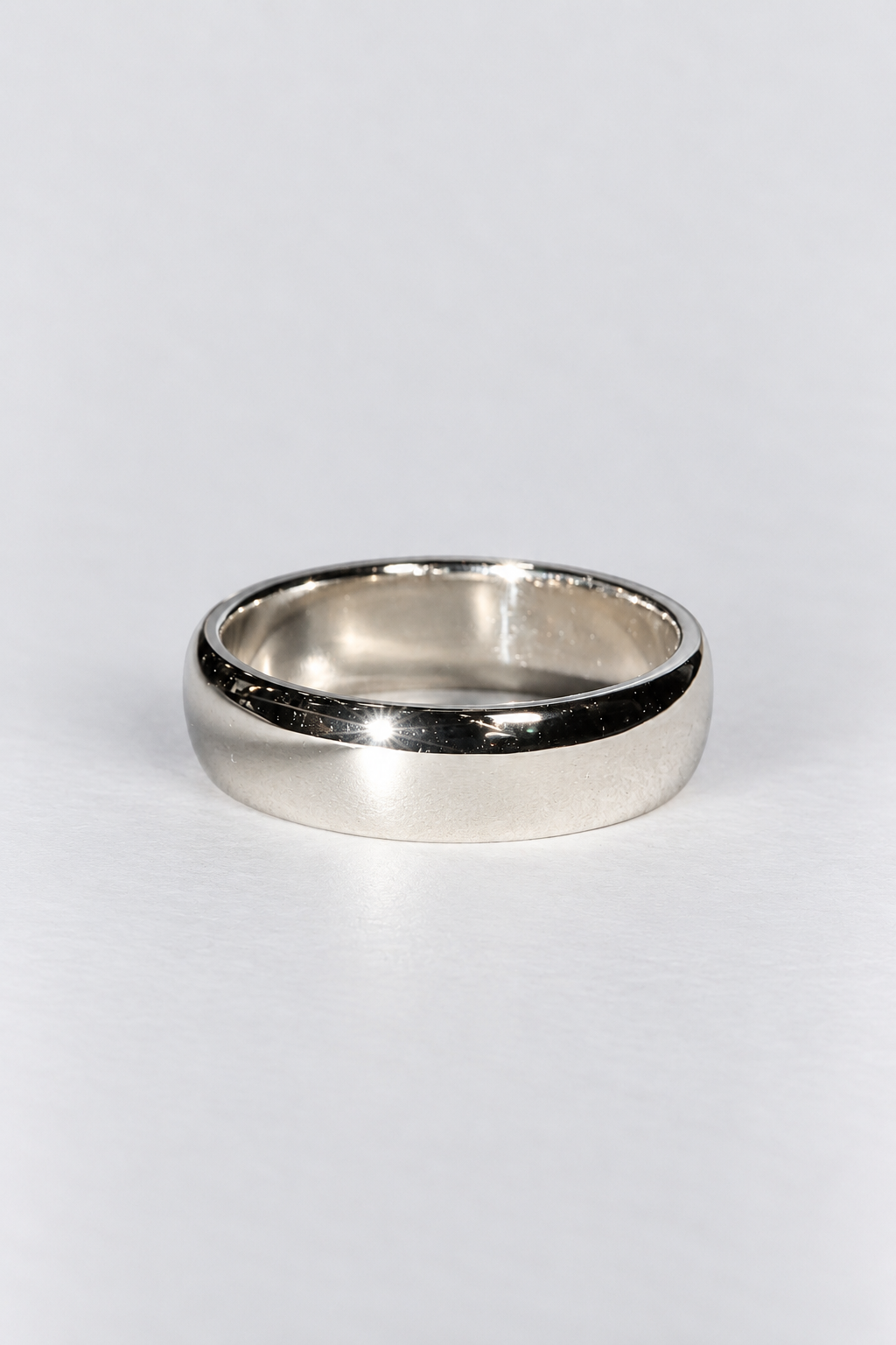 mens platinum classic wedding ring 