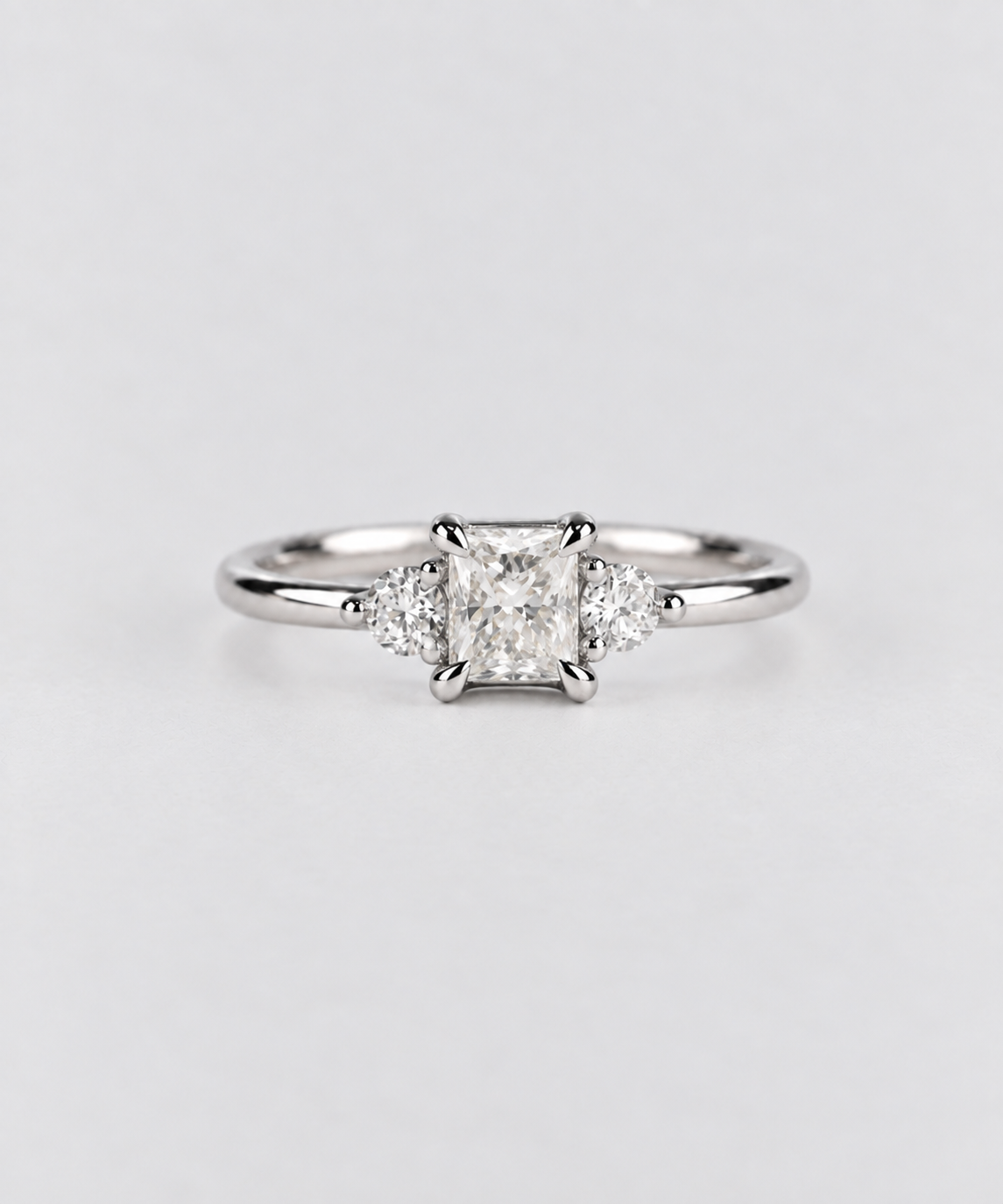 Belle - Princess cut diamond platinum