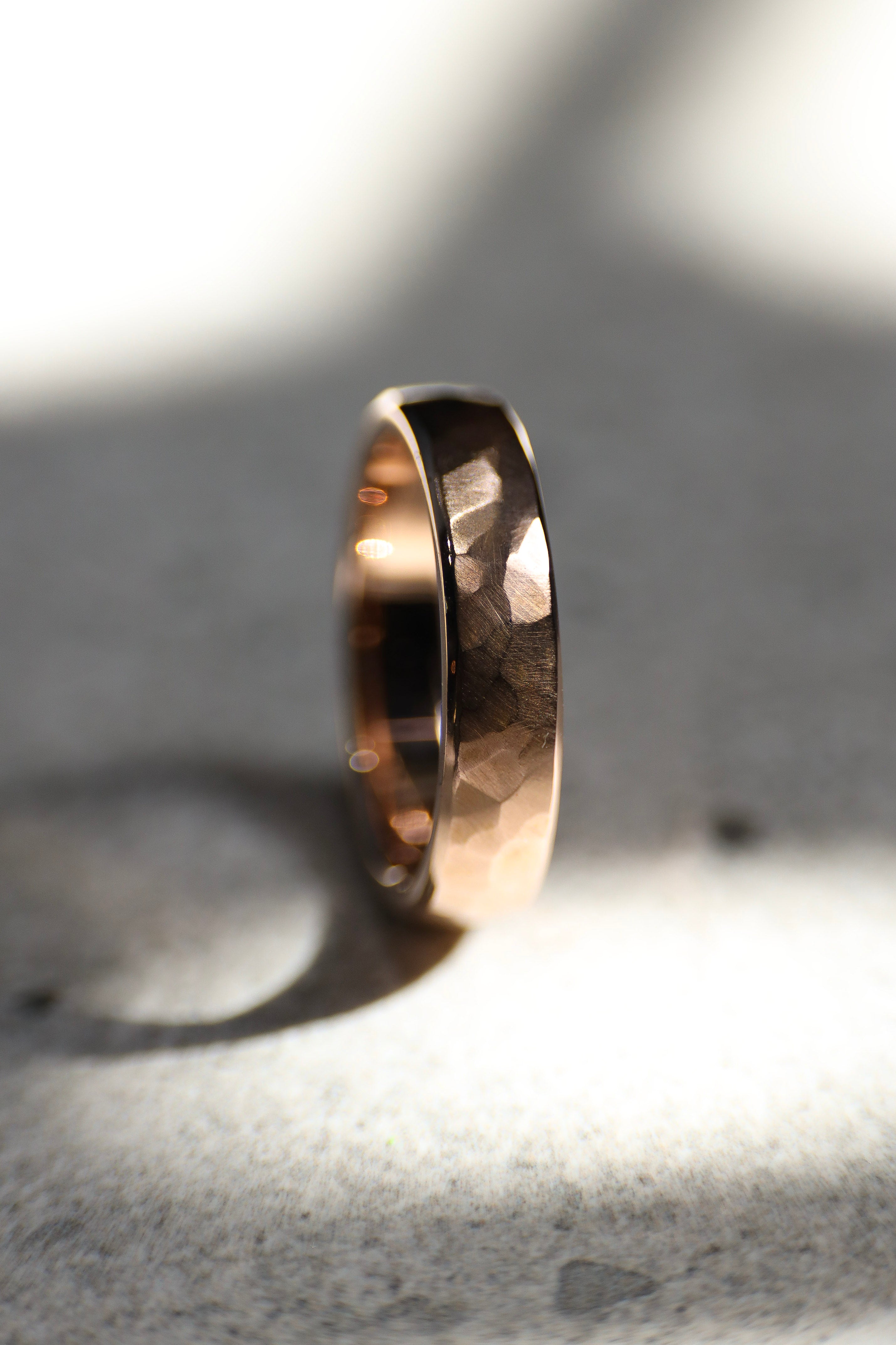 18ct rose gold men's classic wedding ring - 5mm hammered finish
